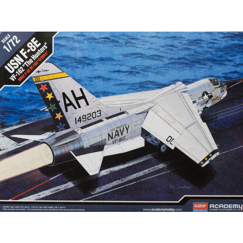 Academy - 1/72 USN F-8E VF-162 "The Hunters" Plastic Model Kit [12521]