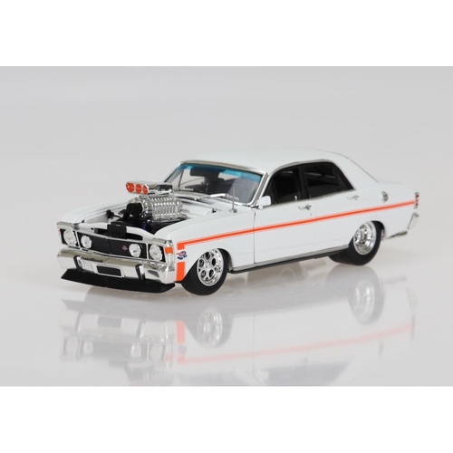 DDA - 1/24 XW 1970 GTHO Slammed and Supercharged Fully Detailed Opening Doors and Boot