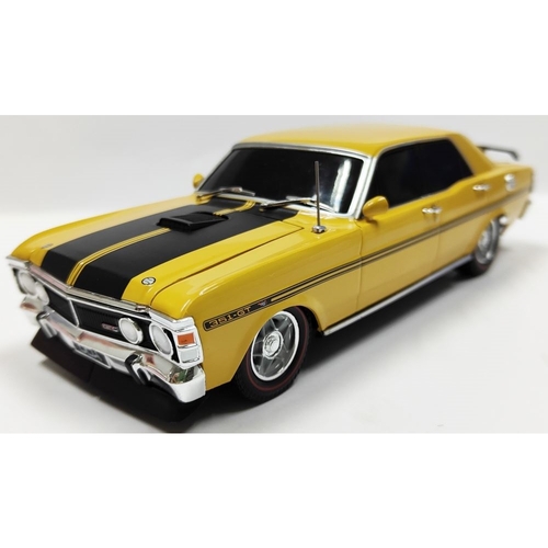 DDA - 1/24 Yellow Ochre Ford XY GTHO Spectra Rides Light Up - Plastic