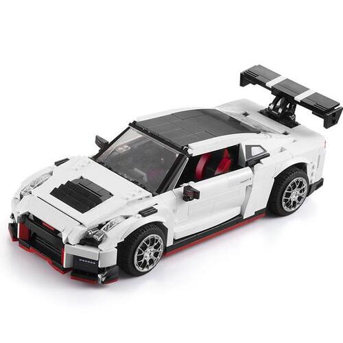 Double E CaDa - Nissan GTR R35 (1322 Pce)