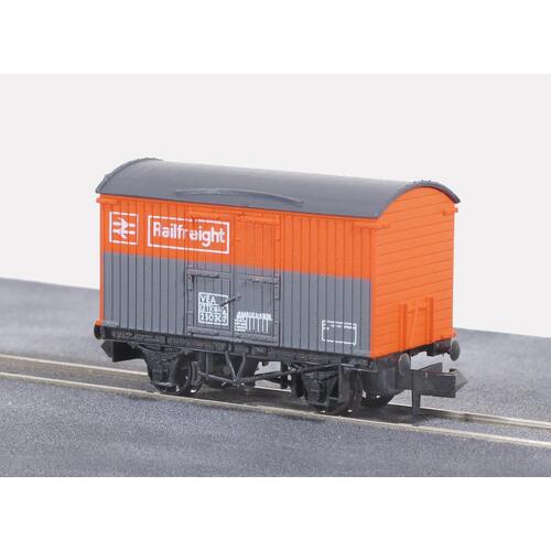 Peco - N Railfrt Box BR Red/Grn - NR42R